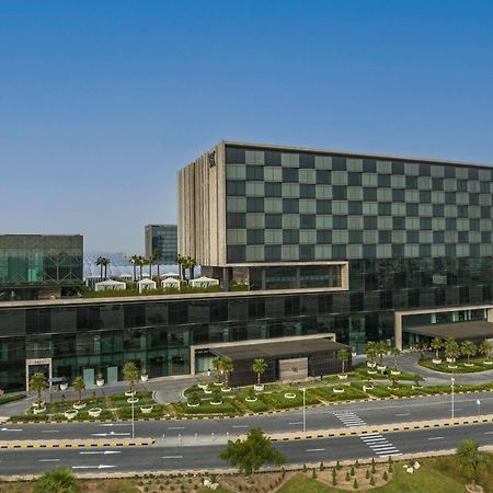 ホテル Waldorf Astoria Kuwait クウェート エクステリア 写真 The new building of the University of Nicosia