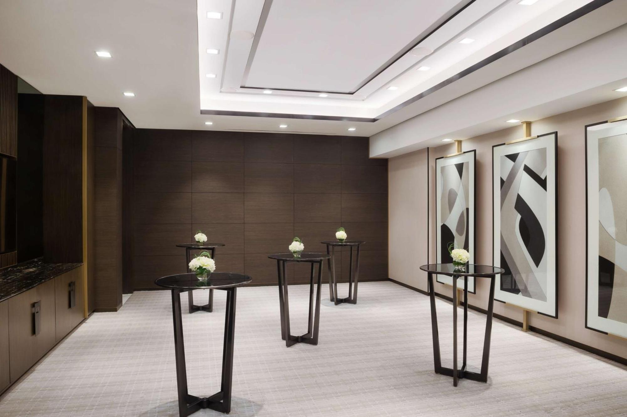 ホテル Waldorf Astoria Kuwait クウェート エクステリア 写真 The Westin Hong Kong
