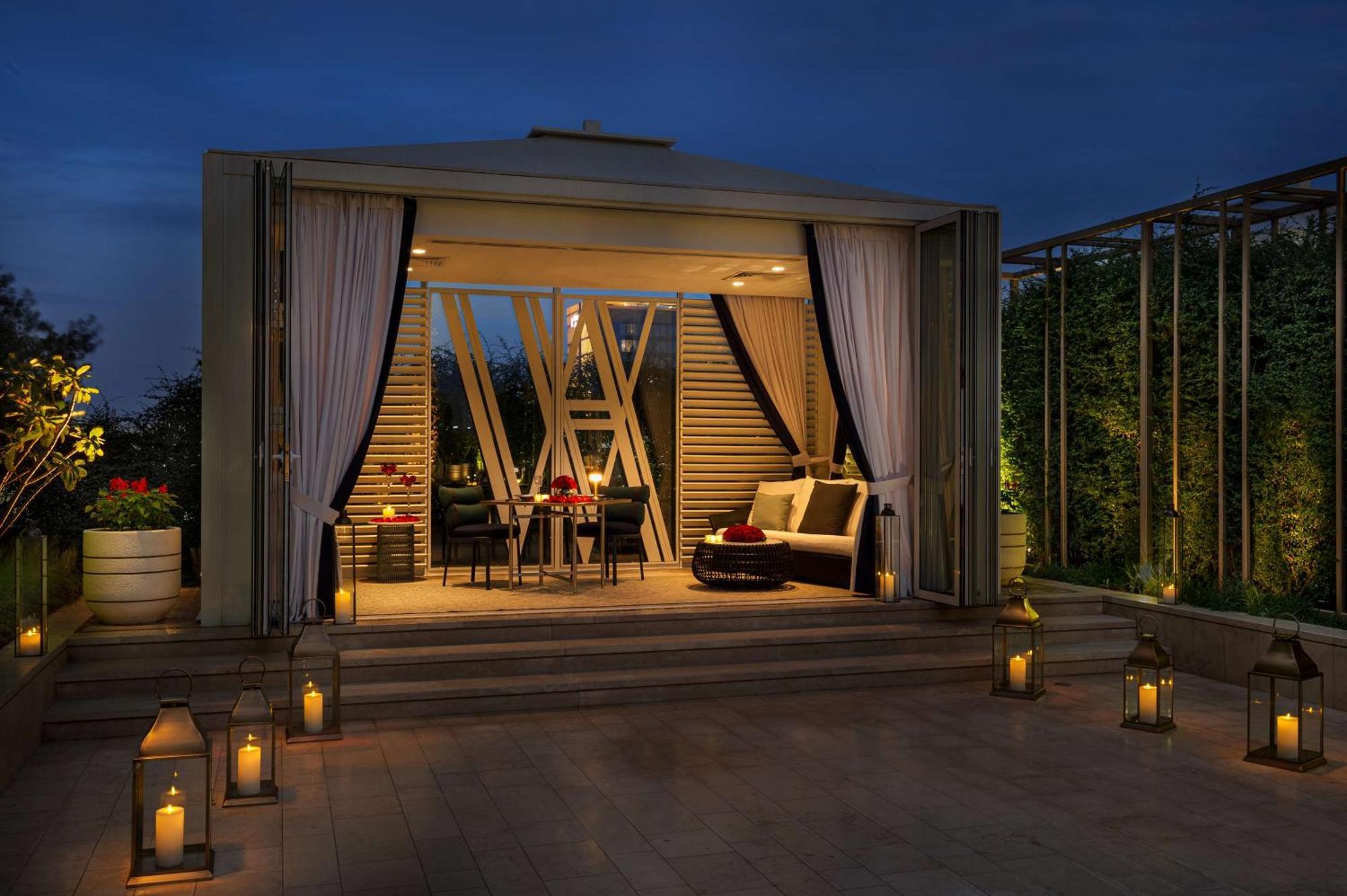 ホテル Waldorf Astoria Kuwait クウェート エクステリア 写真 The Cabana at the Westin Palace, Madrid